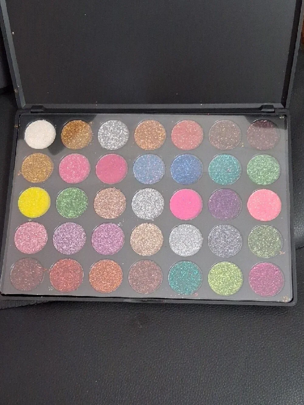 CL Glitter Eyeshadow Palette - Multicolor Shimmer Shades